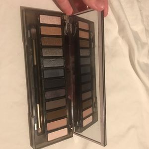 URBAN DECAY Naked Smoky palette